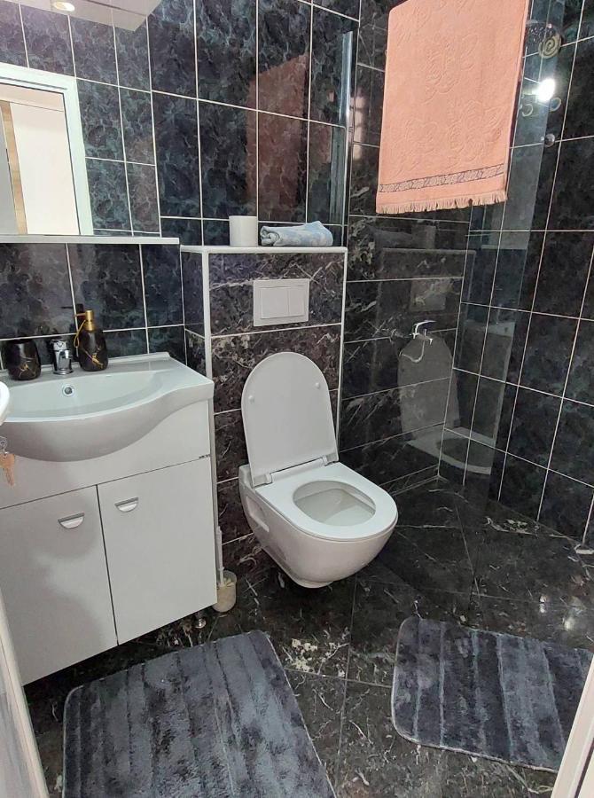 Apartmani Jovan Ulcinj Exteriör bild